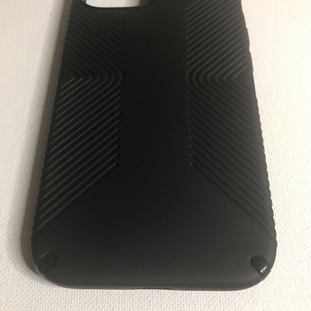Speck - Presidio2 Grip with Magsafe for iPhone 13 - BLACK - Picture 2 of 8